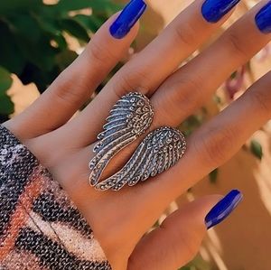 NWT! Vintage Silvery Angel Wings Grunge Style Ring